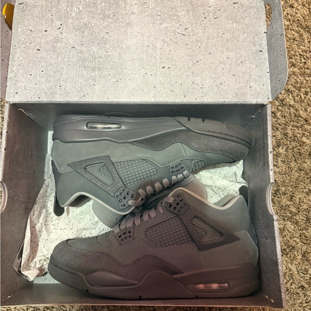 Jordan Athletic Shoes in Gray
